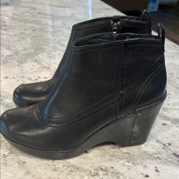 Dansko Faith Wedge Boot - Black Leather - Picture 2 of 8